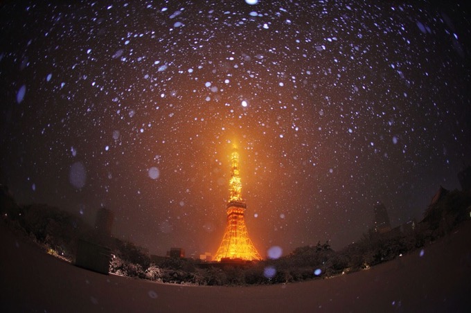大雪で東京が幻想的に！東京タワーや多摩川、浅草寺など雪化粧の写真がSNSで話題